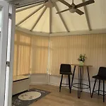 Tranquil Sheffield Retreat - 3 Bedroom House