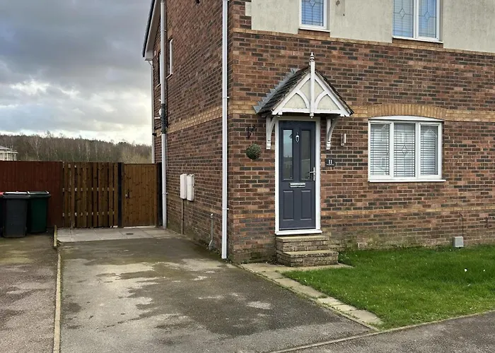 Tranquil Sheffield Retreat - 3 Bedroom House